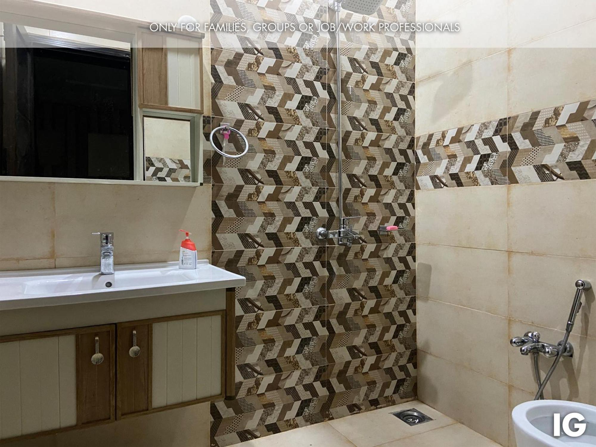 3 Bedroom Furnished Holiday Home Near Valencia Town, Lake City & Ring Road Lahore Eksteriør billede