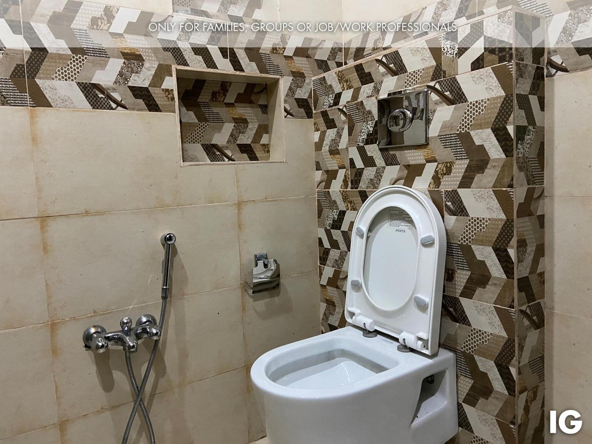 3 Bedroom Furnished Holiday Home Near Valencia Town, Lake City & Ring Road Lahore Eksteriør billede
