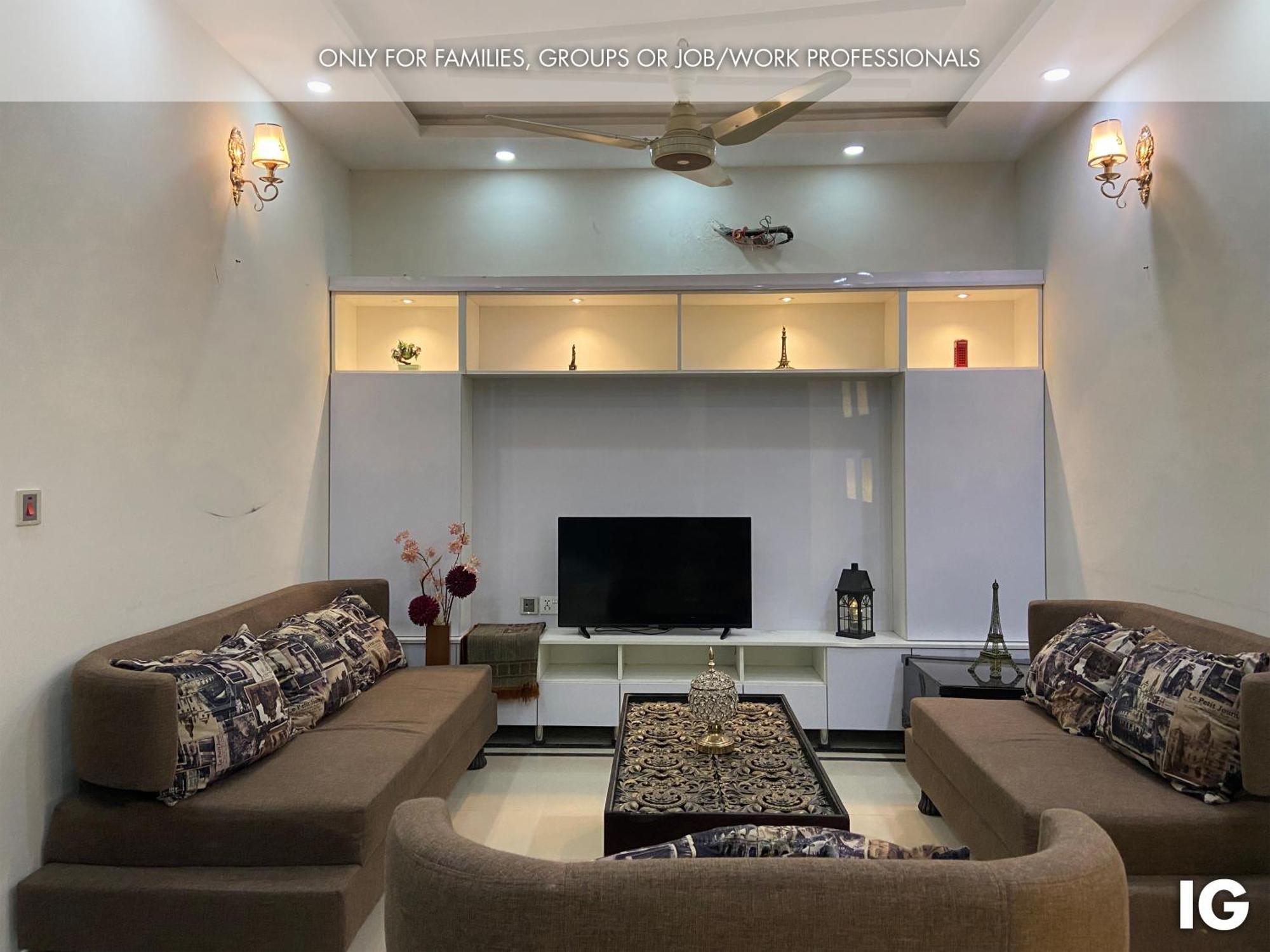 3 Bedroom Furnished Holiday Home Near Valencia Town, Lake City & Ring Road Lahore Eksteriør billede