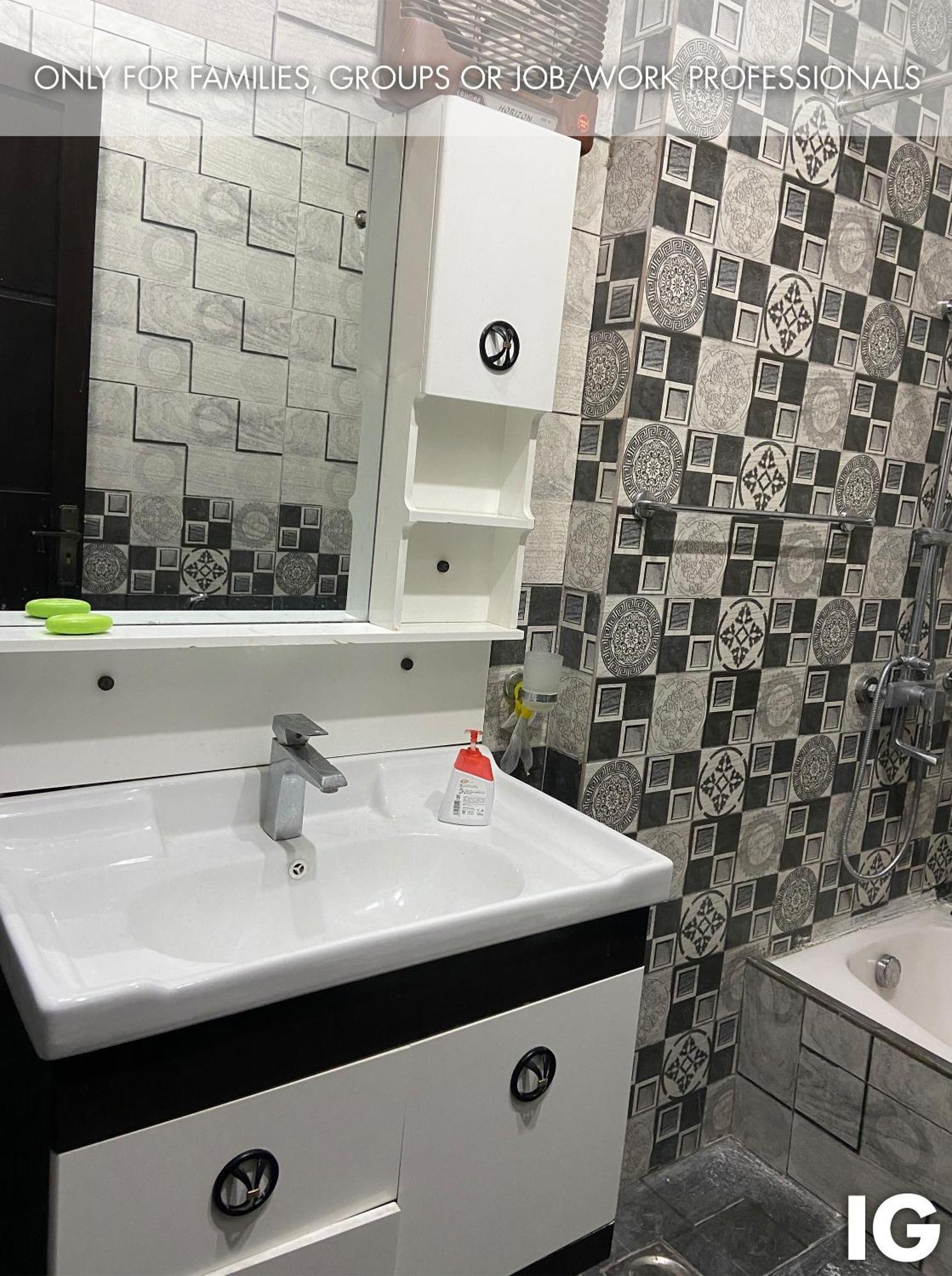 3 Bedroom Furnished Holiday Home Near Valencia Town, Lake City & Ring Road Lahore Eksteriør billede